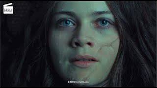 Mortal Engines  Lhistoire dHester CLIP HD [upl. by Kcirdor]