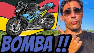 NOVITÀ BMW ecco la S1000 R 2025 [upl. by Sosthina623]