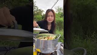 អន្ទង់អប់ត្រយងចេកឆ្ងាញ់ណាស់បងប្អូនអើយ  Mak SanSan foodvlog food cooking [upl. by Marinelli]