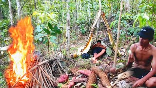 1 Abad Solo Camping  Berburu Demi Bertahan Hidup Di Hutan ARKAIK [upl. by Muhcon]