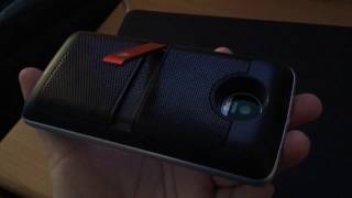 Moto Z Play con JBL SoundBoost Moto Mods [upl. by Jadwiga]