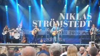 Niklas Strömstedt  Byns Enda Blondin Gröna Lund 2016 [upl. by Suiramed]