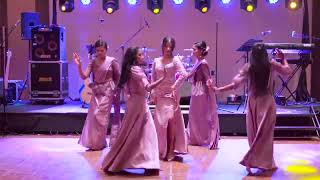 quotWhen the Bride and Her Besties Drop a Surprise Dance – Must Watchquot [upl. by Hsima]