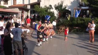 Banda scozzese marcia con cornamusa  pipe band in Italia [upl. by Seaman]