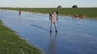 schaatsen 2024 onder aan de dijk bij Elburg [upl. by Ikkiv]