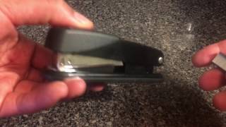 STAPLER  HOW TO LOAD [upl. by Jori]