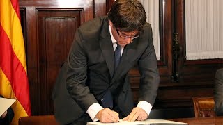 El Govern signa el decret de convocatòria de l’1O [upl. by Rebor732]