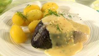 Rezept Pochierter Fisch  Lachs oder zarter Dorsch mit Senfsoße empfohlen [upl. by Akemot]