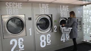 Laverie Automatique Revolution Laundry en utilisation [upl. by Glynnis]