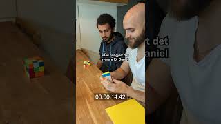 Rubiks kub  Vanlig lösning mot blindlösning  Viktor vs Daniel [upl. by Oirasan]