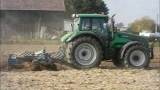 Valtra T202 beim grubbern 2010 [upl. by Tann591]