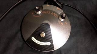 Dunlop Fuzz Face TIS98 Silicon NPNOSAKA Ikebe PG Limited Model 【魔法の箱研究所】 [upl. by Linneman278]