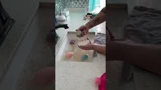 A lavar mis brochas y esponjas vlog dailyvlog momlife shorts beauty [upl. by Arutak]