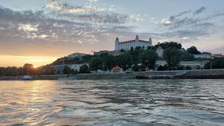 Voyage sur le Danube Vienne Budapest Bratislava Photos et musiques de Denis Jouon [upl. by Phares]