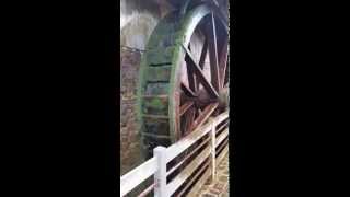 Water wheel Peddlers Village PA [upl. by Vail831]