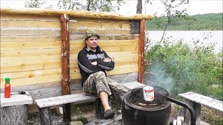 Så bygger du ett billigt vindskydd  Building a windbreak for the fire pit at the cabin [upl. by Essilem]