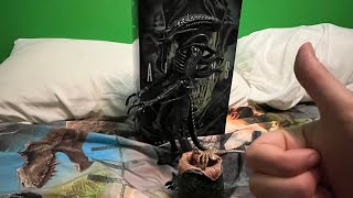 Neca Ultimate Aliens Blue Xenomorph Warrior Figure Review [upl. by Ambrosia]