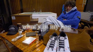 【whats in my bag】上杉柊平のカバンの中身。 [upl. by Tremain392]