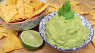 GUACAMOLE selber machen  SO GEHTS 🥑 Rezept für AvocadoDip  Lecker amp Einfach [upl. by Arel]