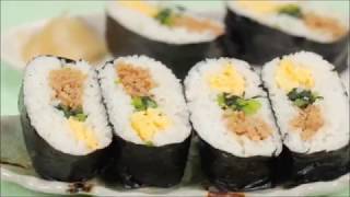 Chicken Soboro Onigirazu Recipe Onigiri with Tori Soboro and Iri Tamago [upl. by Sikorski]