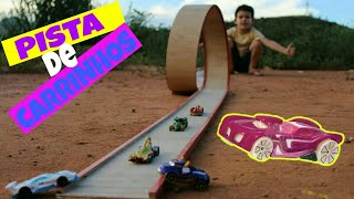 FIZEMOS UMA PISTA DE CARRINHOS CASEIRA PARA CARRINHOS HOT WHEELS [upl. by Anelhtak]