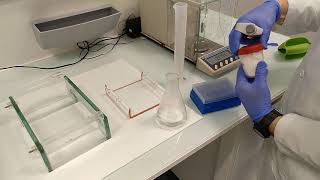 4 Hacer un gel de agarosa para electroforesis [upl. by Norat569]