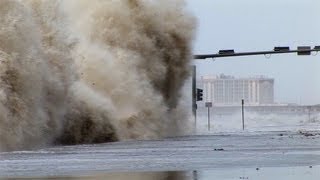 Hurricane Ike Galveston Texas footage  Giant waves and massive storm surge floods the town [upl. by Bock592]