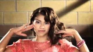 Disney Channel  Zendaya  Clochette et le tournoi des fées [upl. by Neelra]