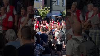 Appenzeller Jodelclub und Kuhglocken appenzell jodel kuhglocken switzerland  Parade [upl. by Tewell146]