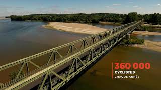 TOURISME  La Loire à vélo en Anjou vue du ciel [upl. by Nnaear]