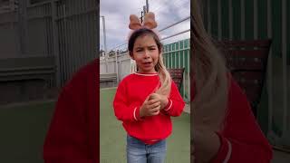 EL CHICLE EN EL PELO 😣 alfredolarin comedy short share comedy viralvideo funny yt [upl. by Zeiler]