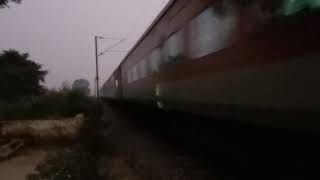 Aggressive honking Lucknow AC Superfast wap7 electric engine indianrailwayshighspeedtrain trains [upl. by Guinn]