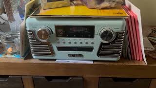 Victrola 50s Retro Bluetooth Record Player amp Multimedia Center Quick Review [upl. by Thomas]