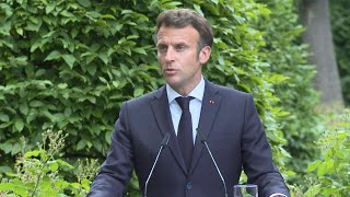 Ukraine Macron favorable à un statut de candidat quotimmédiatquot à une adhésion à lUE  AFP Extrait [upl. by Leon]