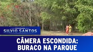 Câmera Escondida Buraco no parque [upl. by Letsou510]