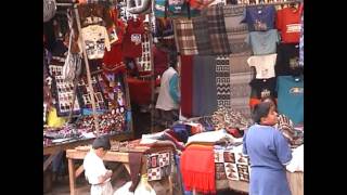 Marché de PISAC  PEROU  wwwitinerairesdumondecom [upl. by Aenet848]