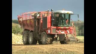 JOHN DEERE 7920 AND GILLES TOPPER AND LIFTER GILLES RB410T LOADER TANKER [upl. by Llyrat365]