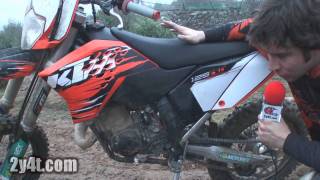 KTM 125 EXC 2010  Las pruebas de 2y4tcom [upl. by Ilana]