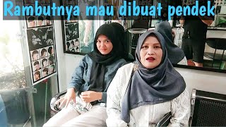 POTONG RAMBUT PENDEK GADIS 18 BERKERUDUNG [upl. by Erwin]