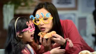 Pizza Hut HK Double Crunch Opera Pizza 芝脆舞台批電視廣告 新年版 [upl. by Enneirdna]