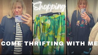 Come Vintage Hunting with Me In Spanish Thrift Shops and Flea Market [upl. by Fromma]