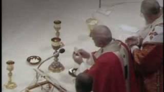 Pope John Paul II chants the Pater Noster  Il Papa Giovanni Paolo II canta il Pater Noster [upl. by Dnomsaj]