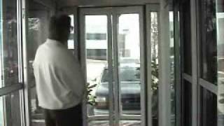 Automatic Gildor Bifold Door Demo wmv [upl. by Ayeka]