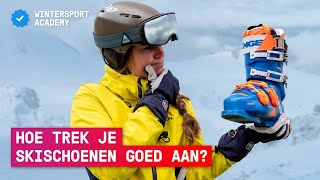 Hoe trek je je skischoenen goed aan En ook weer uit [upl. by Draneb397]