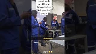 😂😂Quand on dit aux filles que lelectricité est fait pour les garçons elle veulent pas comprendre [upl. by Masterson]