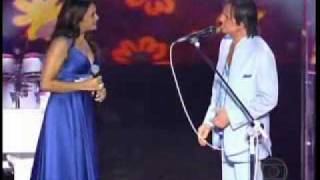 Roberto Carlos Especial 2009 com Dira Paes cantam juntos Cama e Mesa [upl. by Norine]