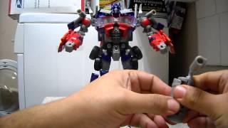 Transformers DOTM Jetwing Optimus Prime Review en Español Amazon Excl [upl. by Ennayt]