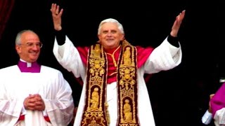 Habemus Papam Cadinale Ratzinger  Papa Bento XVI [upl. by Eitsyrc]