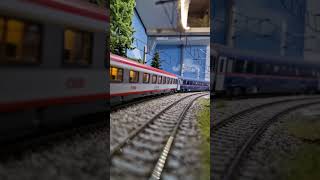 H0 Modelleisenbahn  ÖBB Eurocity mit ELL Vectron in Neustadt an der Südbahn [upl. by Disario]