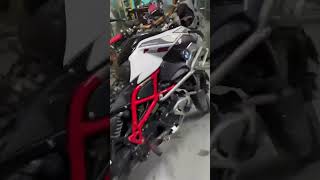 Tank installation of F700GS F800GS RACKS BMW800GS auxiliary fuel tank automobile bikelife diy [upl. by Nelyag]